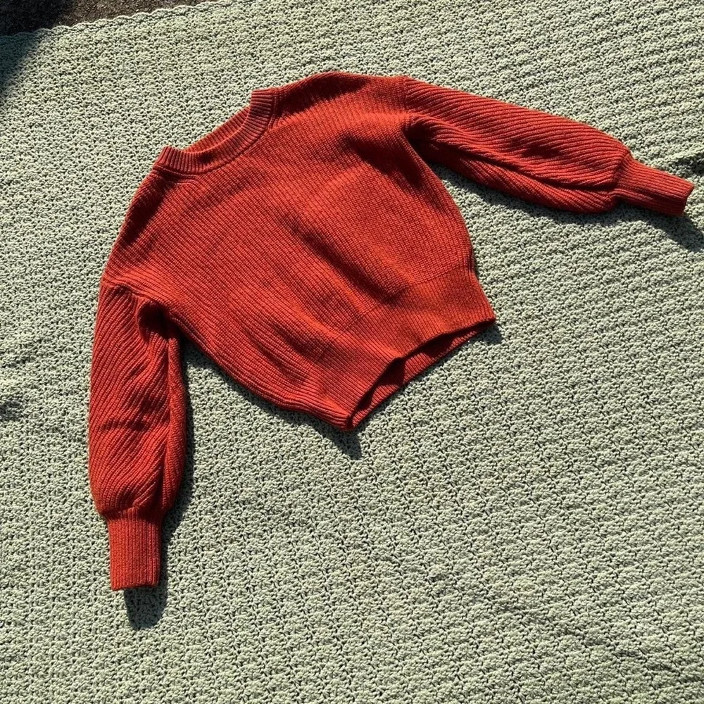 Madewell burnt orange ribbed knit semi cropped pillow sleeve sweater